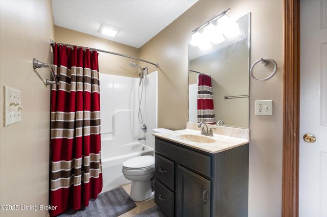 2392 Holt Ridge Rd, Bloomfield, KY 40008