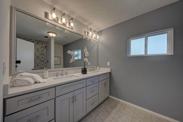 3206 BARNSLEY DR, Austin, TX 78745