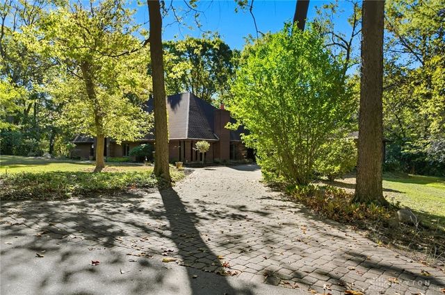 1211 Runnymede Road, Oakwood, OH 45419