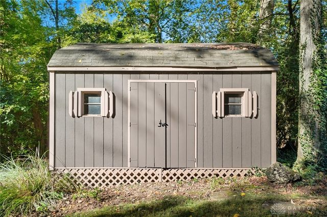 1211 Runnymede Road, Oakwood, OH 45419