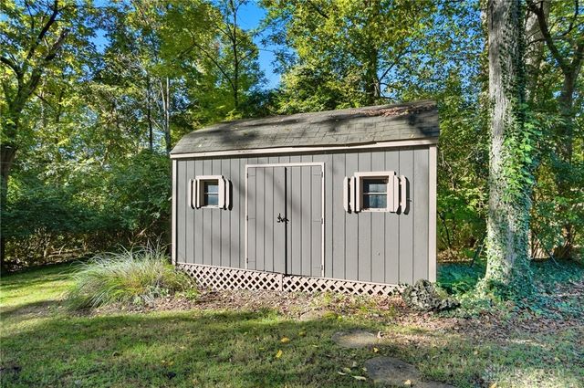 1211 Runnymede Road, Oakwood, OH 45419