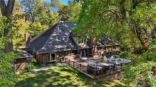 1211 Runnymede Road, Oakwood, OH 45419