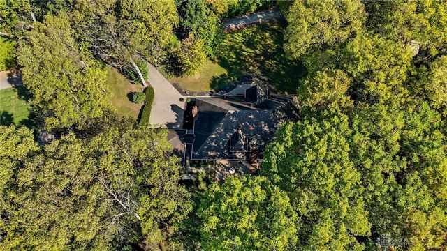 1211 Runnymede Road, Oakwood, OH 45419