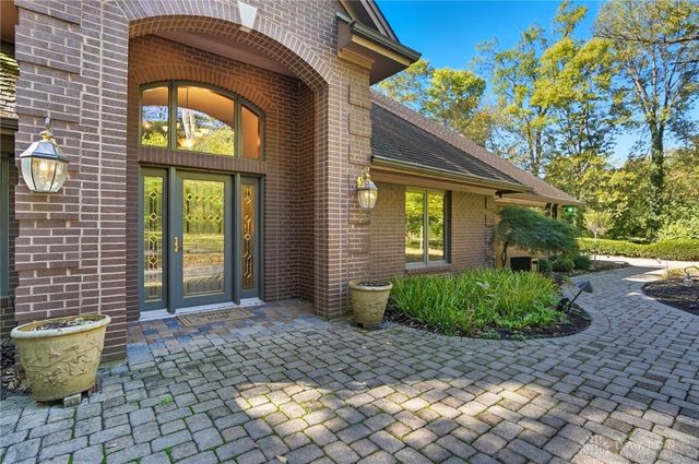 1211 Runnymede Road, Oakwood, OH 45419