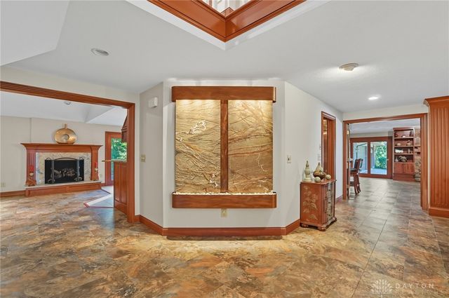 1211 Runnymede Road, Oakwood, OH 45419