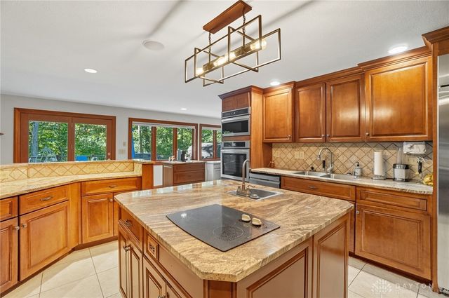 1211 Runnymede Road, Oakwood, OH 45419