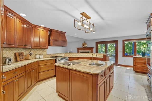 1211 Runnymede Road, Oakwood, OH 45419