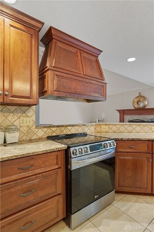 1211 Runnymede Road, Oakwood, OH 45419