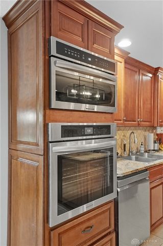 1211 Runnymede Road, Oakwood, OH 45419