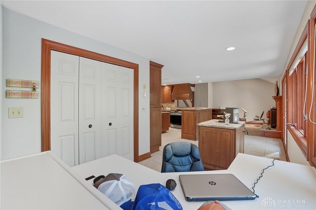 1211 Runnymede Road, Oakwood, OH 45419