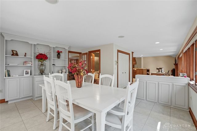 1211 Runnymede Road, Oakwood, OH 45419