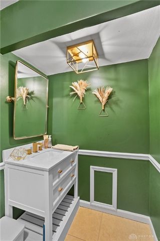 1211 Runnymede Road, Oakwood, OH 45419