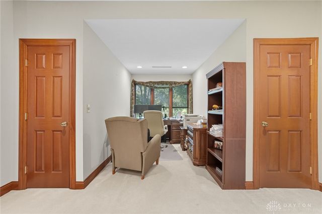 1211 Runnymede Road, Oakwood, OH 45419