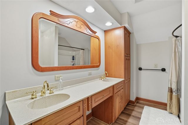 1211 Runnymede Road, Oakwood, OH 45419