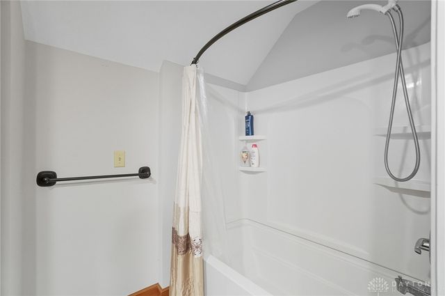 1211 Runnymede Road, Oakwood, OH 45419