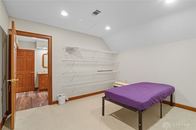 1211 Runnymede Road, Oakwood, OH 45419