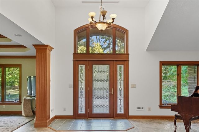 1211 Runnymede Road, Oakwood, OH 45419