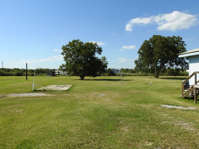 5018 Bayouside Dr, Chauvin, LA 70344