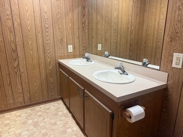 5018 Bayouside Dr, Chauvin, LA 70344