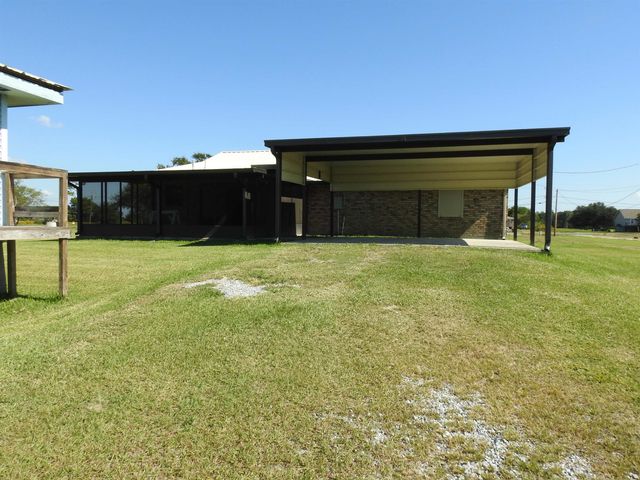 5018 Bayouside Dr, Chauvin, LA 70344