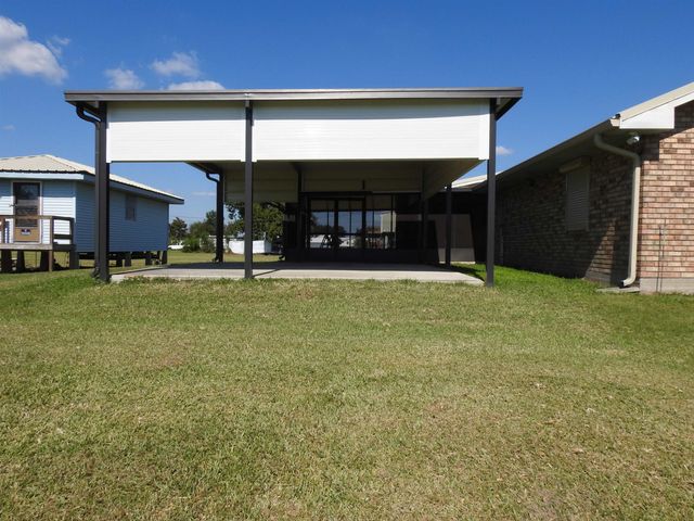 5018 Bayouside Dr, Chauvin, LA 70344