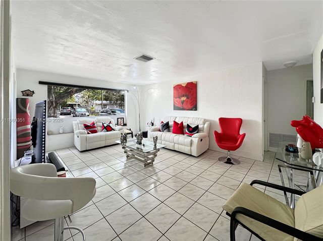 5220 SW 57th Street, Davie, FL 33314