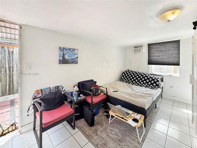 5220 SW 57th Street, Davie, FL 33314