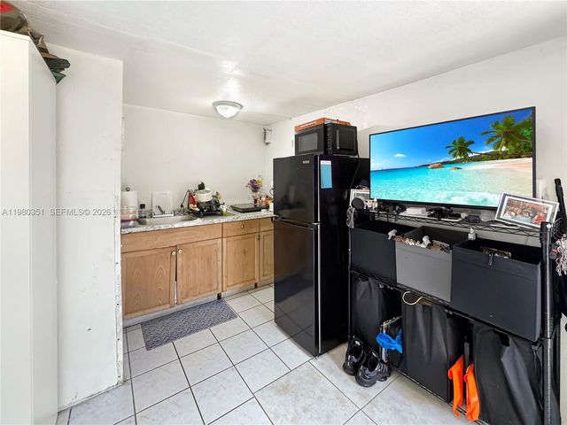 5220 SW 57th Street, Davie, FL 33314