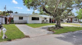 5220 SW 57th Street, Davie, FL 33314