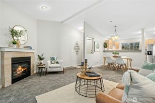 25025 SE Klahanie Boulevard #D302, Sammamish, WA 98029