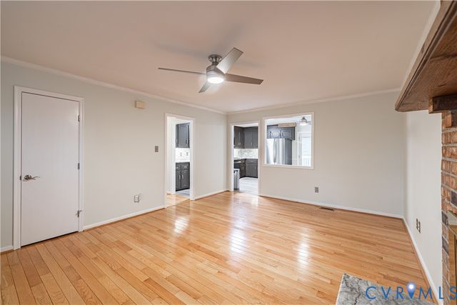 112 Sherwood Dr, Colonial Heights, VA 23834