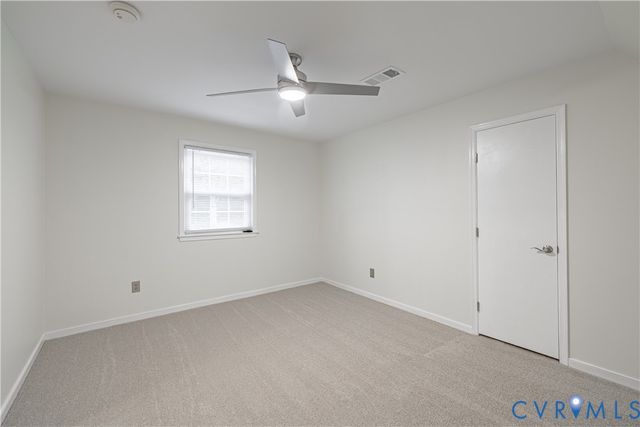 112 Sherwood Dr, Colonial Heights, VA 23834