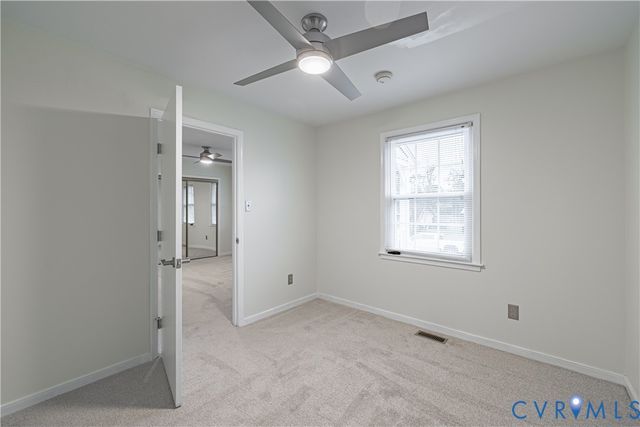 112 Sherwood Dr, Colonial Heights, VA 23834