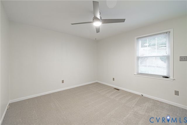 112 Sherwood Dr, Colonial Heights, VA 23834