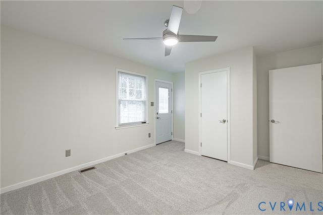 112 Sherwood Dr, Colonial Heights, VA 23834