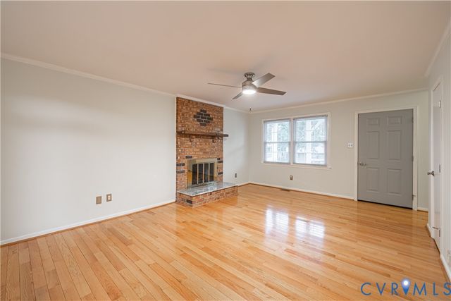 112 Sherwood Dr, Colonial Heights, VA 23834