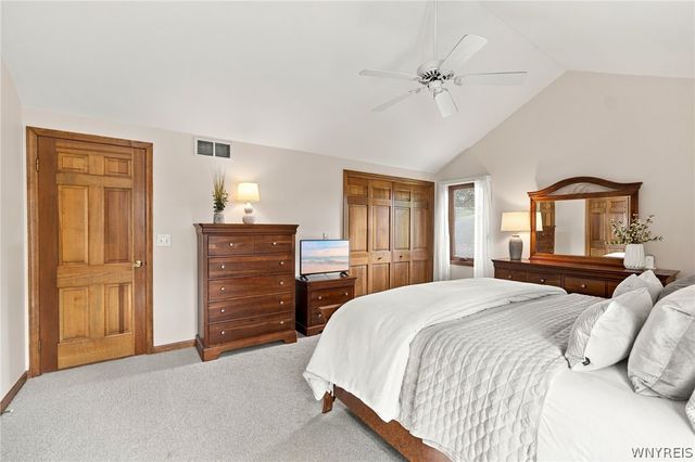 17 Vicente Court, Amherst, NY 14051