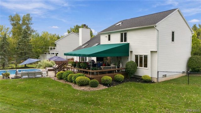17 Vicente Court, Amherst, NY 14051