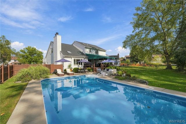 17 Vicente Court, Amherst, NY 14051
