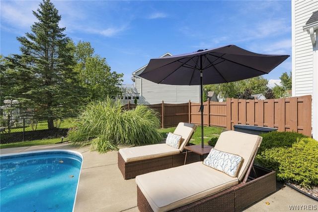 17 Vicente Court, Amherst, NY 14051