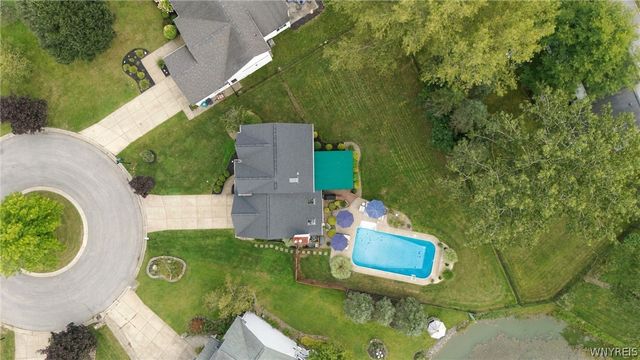 17 Vicente Court, Amherst, NY 14051