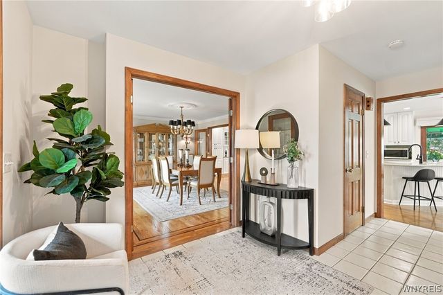 17 Vicente Court, Amherst, NY 14051