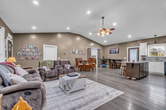 100 Mockingbird Ln, Hartsville, TN 37074