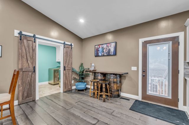 100 Mockingbird Ln, Hartsville, TN 37074