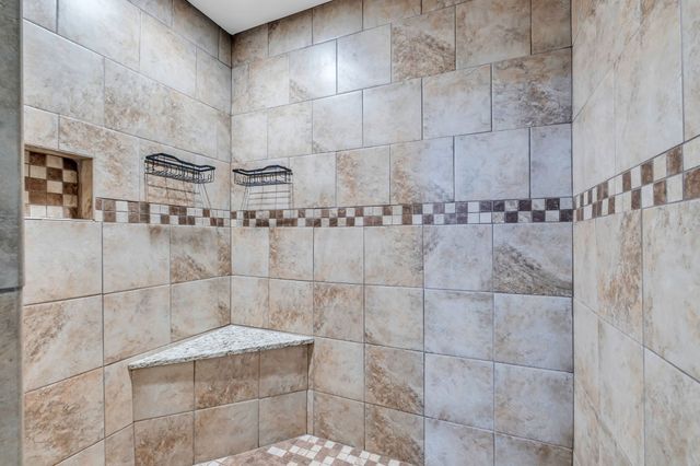 100 Mockingbird Ln, Hartsville, TN 37074