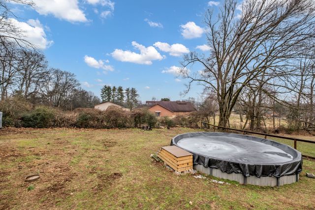 100 Mockingbird Ln, Hartsville, TN 37074