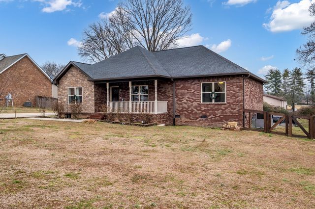 100 Mockingbird Ln, Hartsville, TN 37074