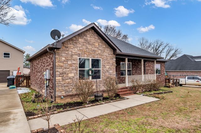 100 Mockingbird Ln, Hartsville, TN 37074