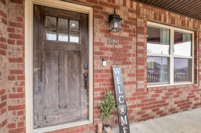 100 Mockingbird Ln, Hartsville, TN 37074