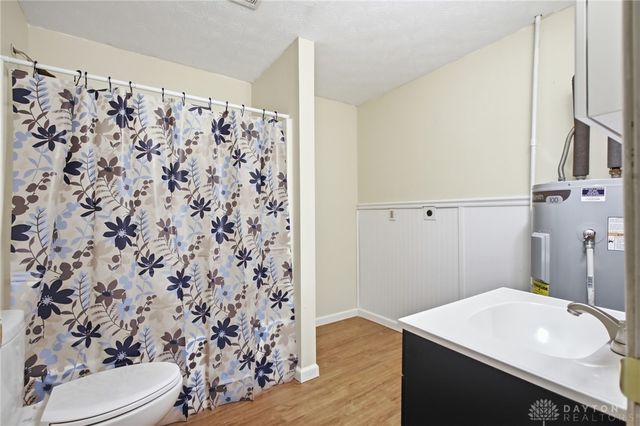 633 Neosha Avenue, Springfield Twp, OH 45505